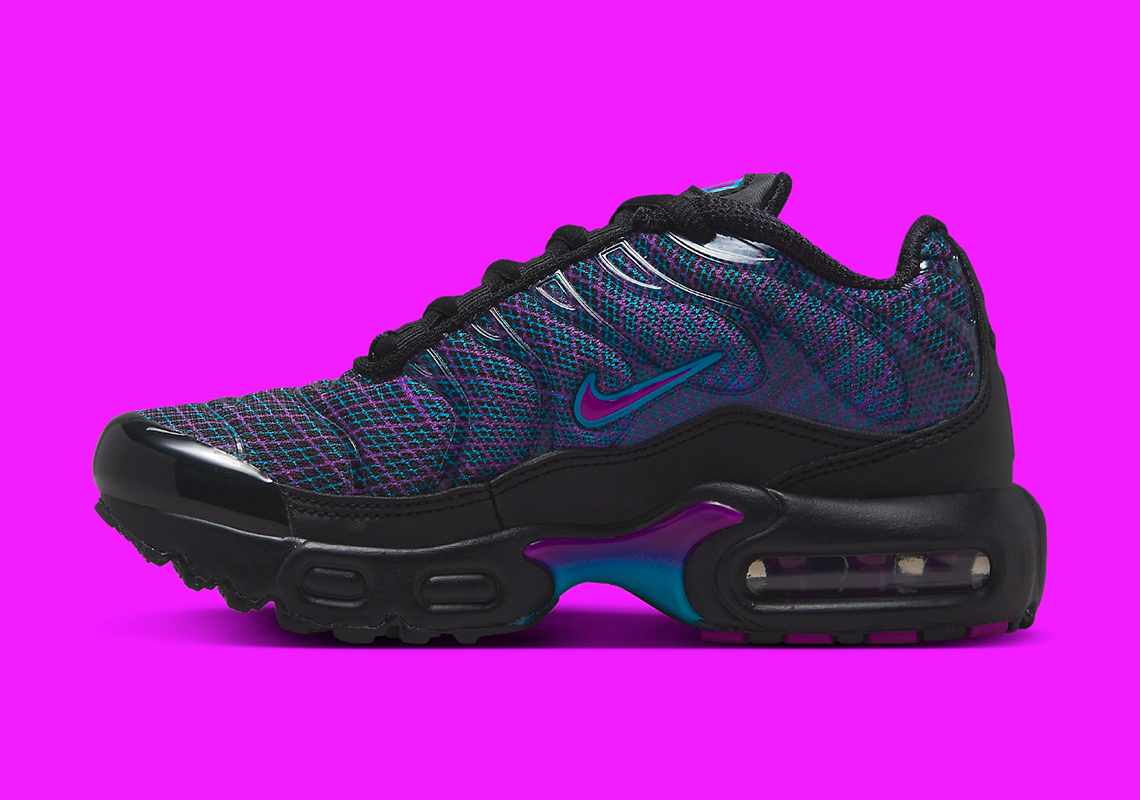 The Nike Air Max Plus Adds To Its Collection Of The Spirograph Pattern