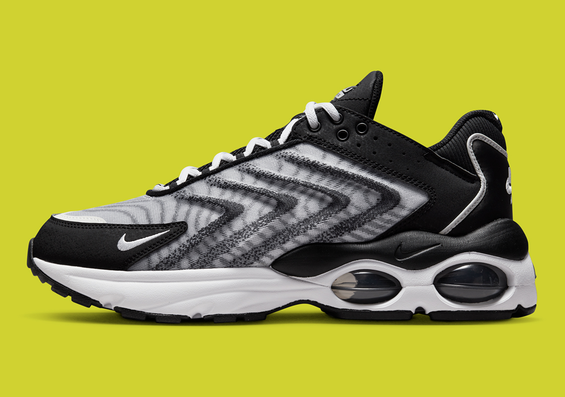 Classic Black And White Colors Take Over The Nike Air Max TW