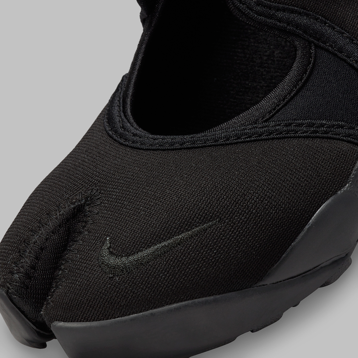 Nike Air Rift Triple Black DZ4182-010 | SneakerNews.com