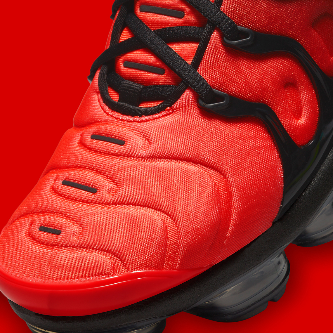 vapor max plus red black