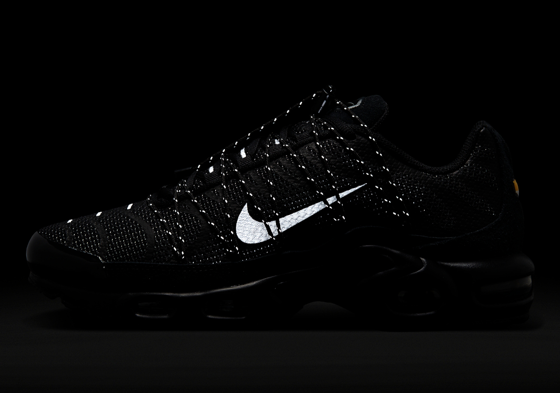 Nike Air Max Plus ''Black/Metallic Silver'' - DX8971-001