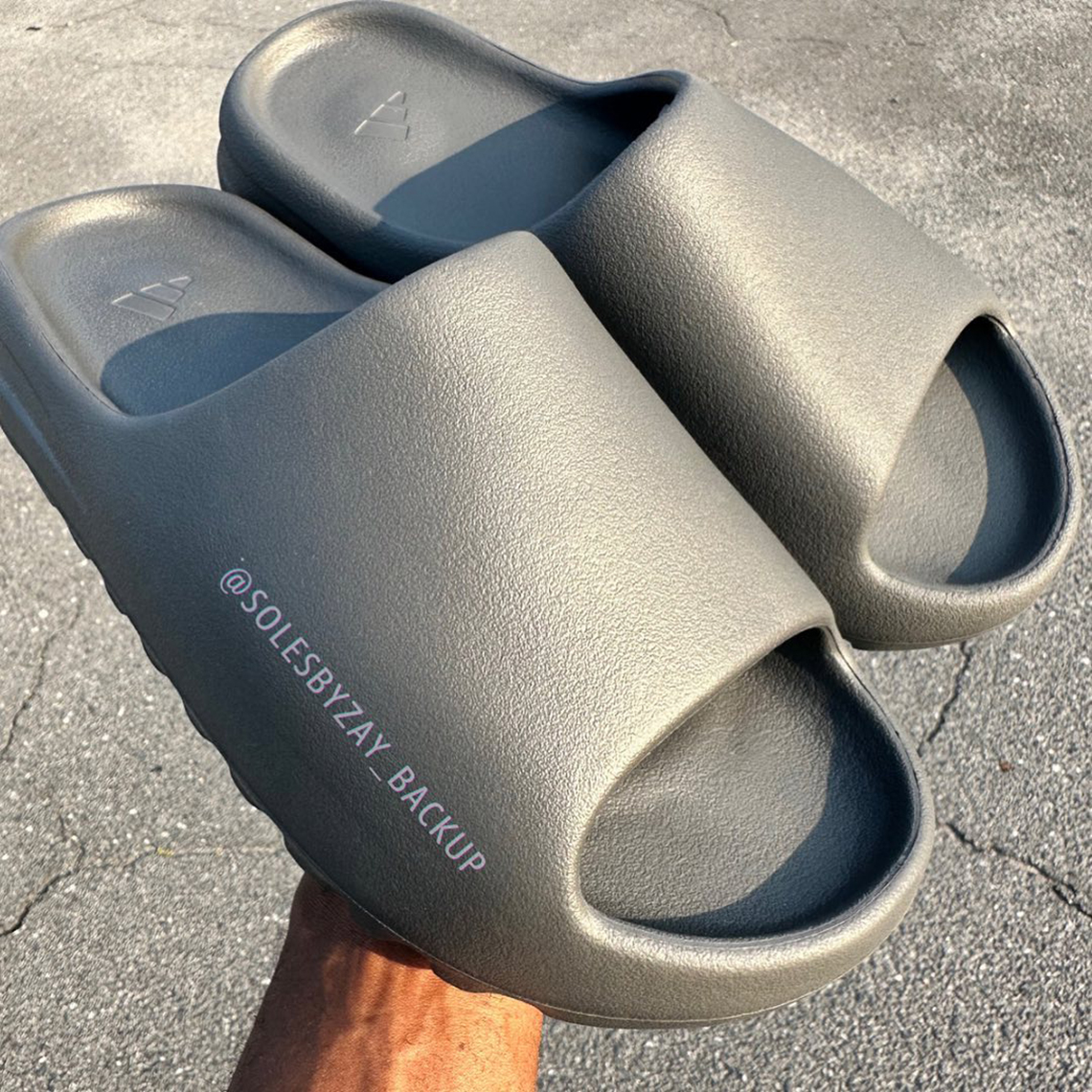 adidas Yeezy Slide Granite 3