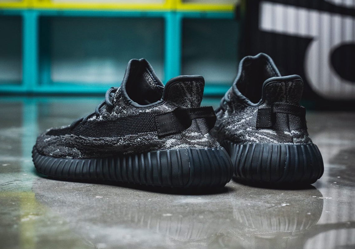 Yeezy boost 350 on sale black and grey