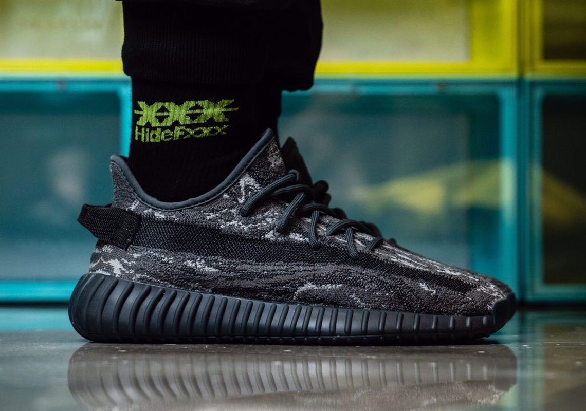 Adidas yeezy hot sale black grey