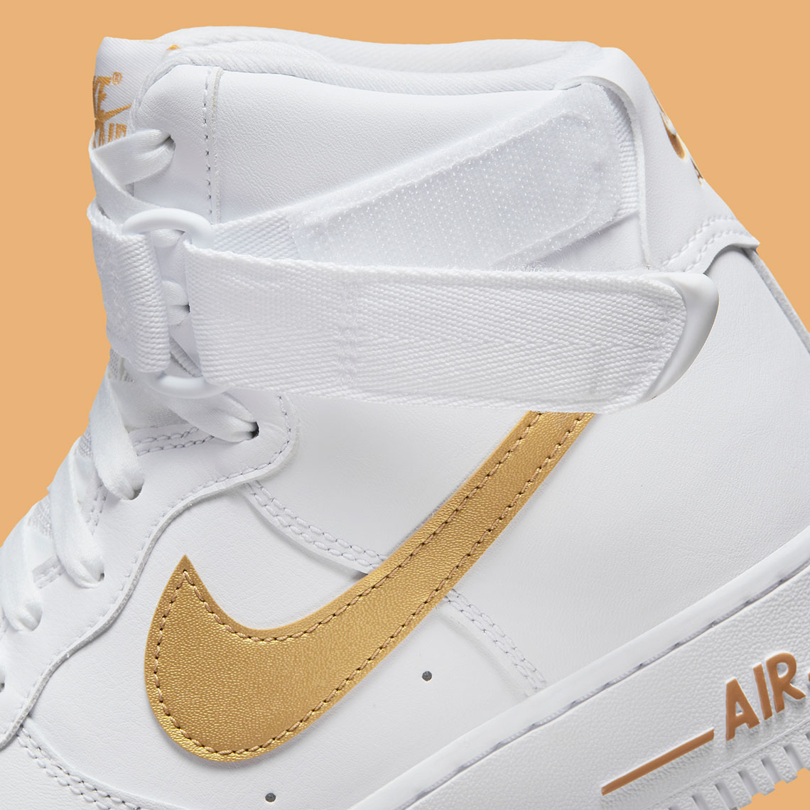 Nike Air Force 1 High Metallic Gold White DD9624-103 Women's Size 9.5 Shoes