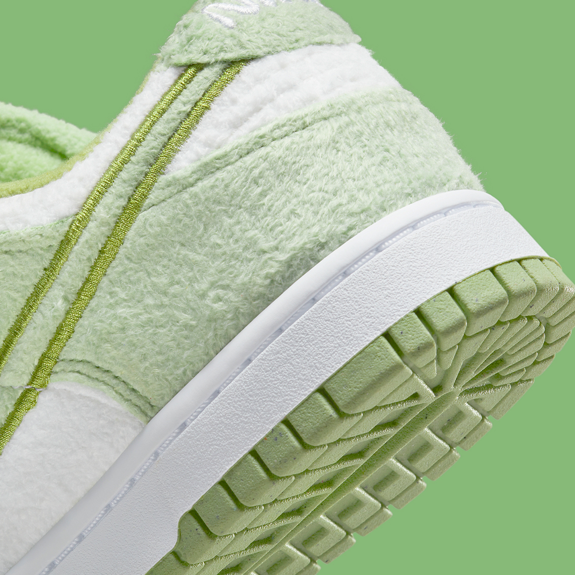 Nike Dunk Low Fleece Green Dq7579 300 1