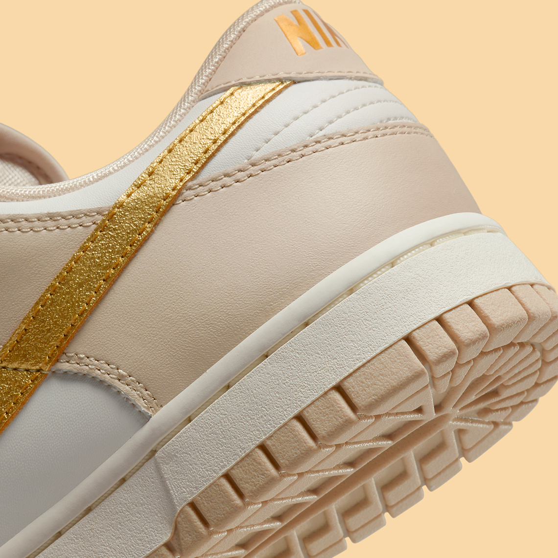 Nike gold hot sale swoosh