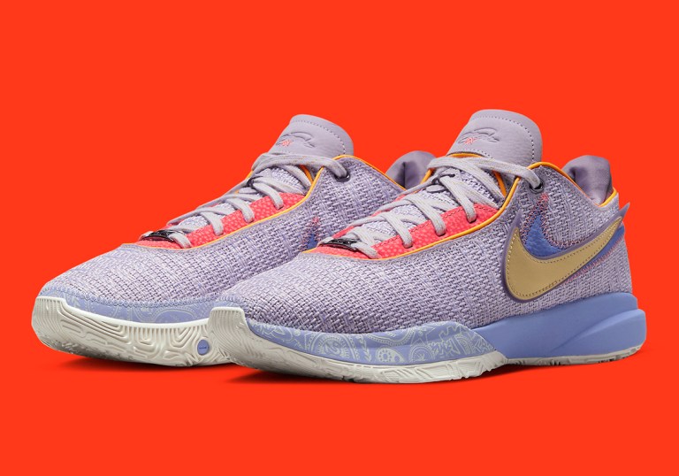 nike-lebron-20-violet-frost-  display picture 1