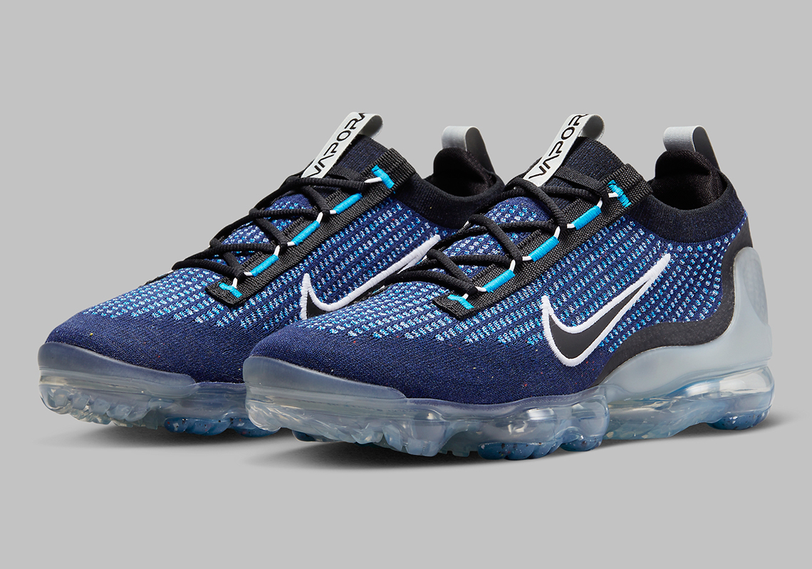 Bright Blue Accents Provide A Cool Aesthetic To The Nike Vapormax Flyknit 2021