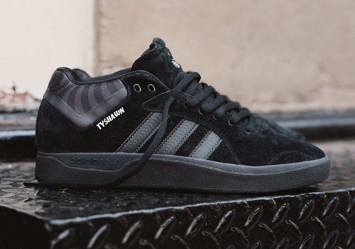 Adidas originals タイショーン × SPITFIRE-