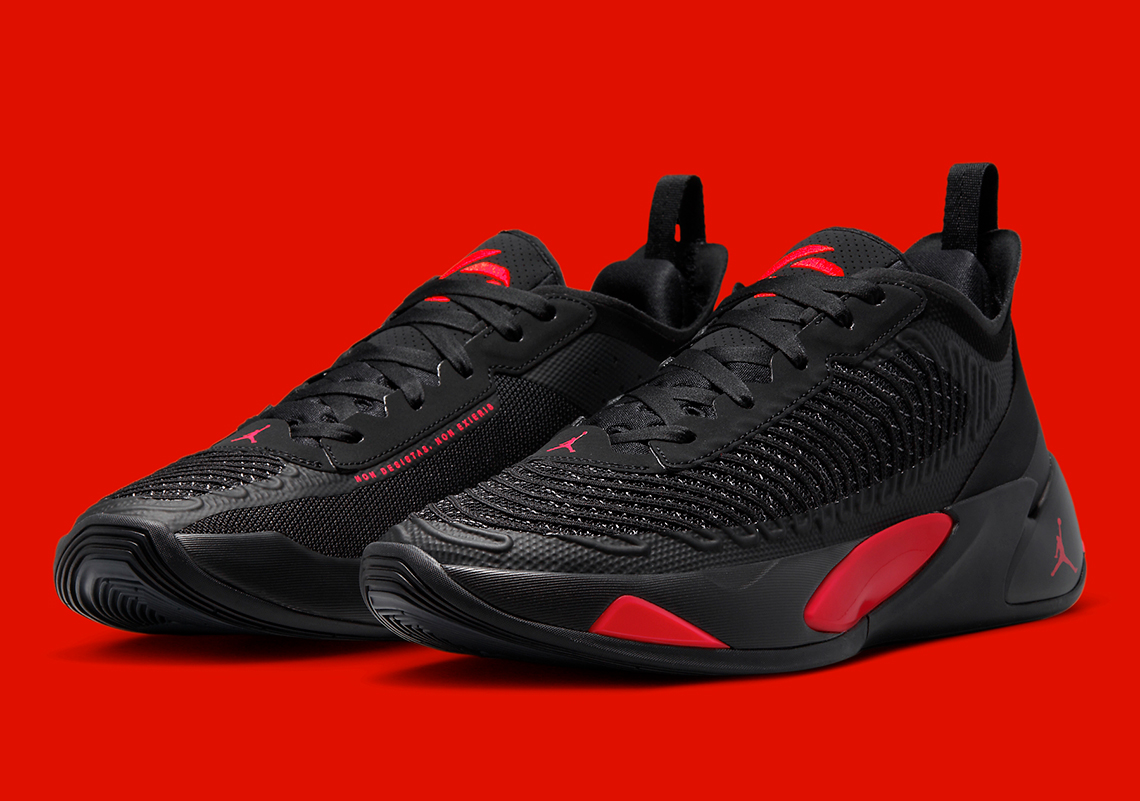 The Air Jordan Chenille Sac à dos Prepares Its Very Own “Bred” Colorway