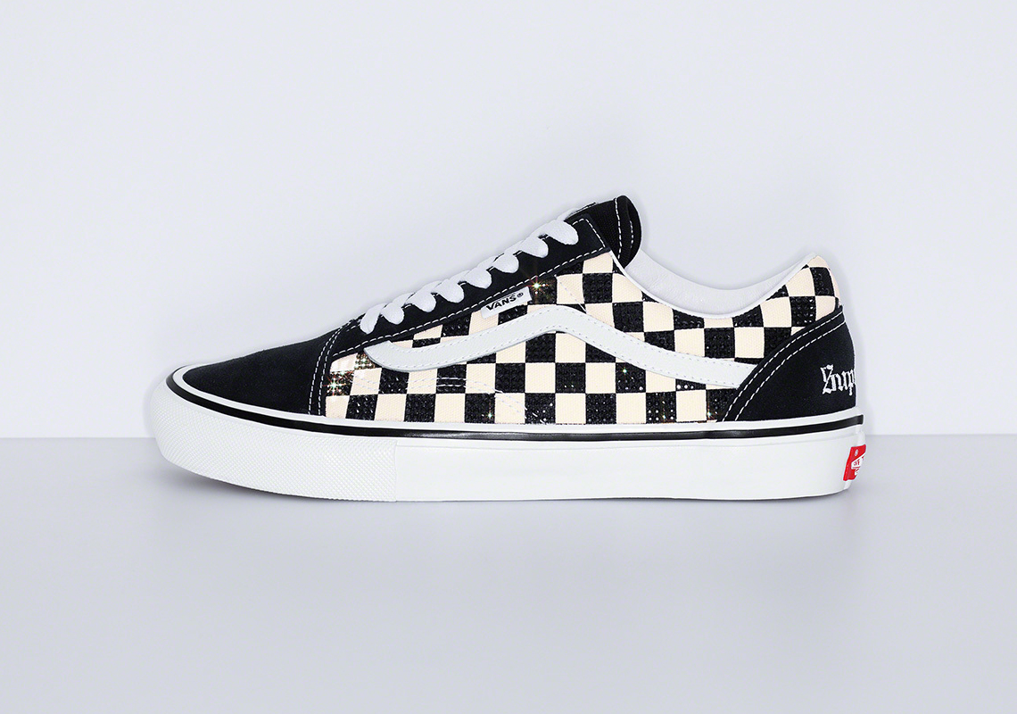 Supreme vans outlet black and white