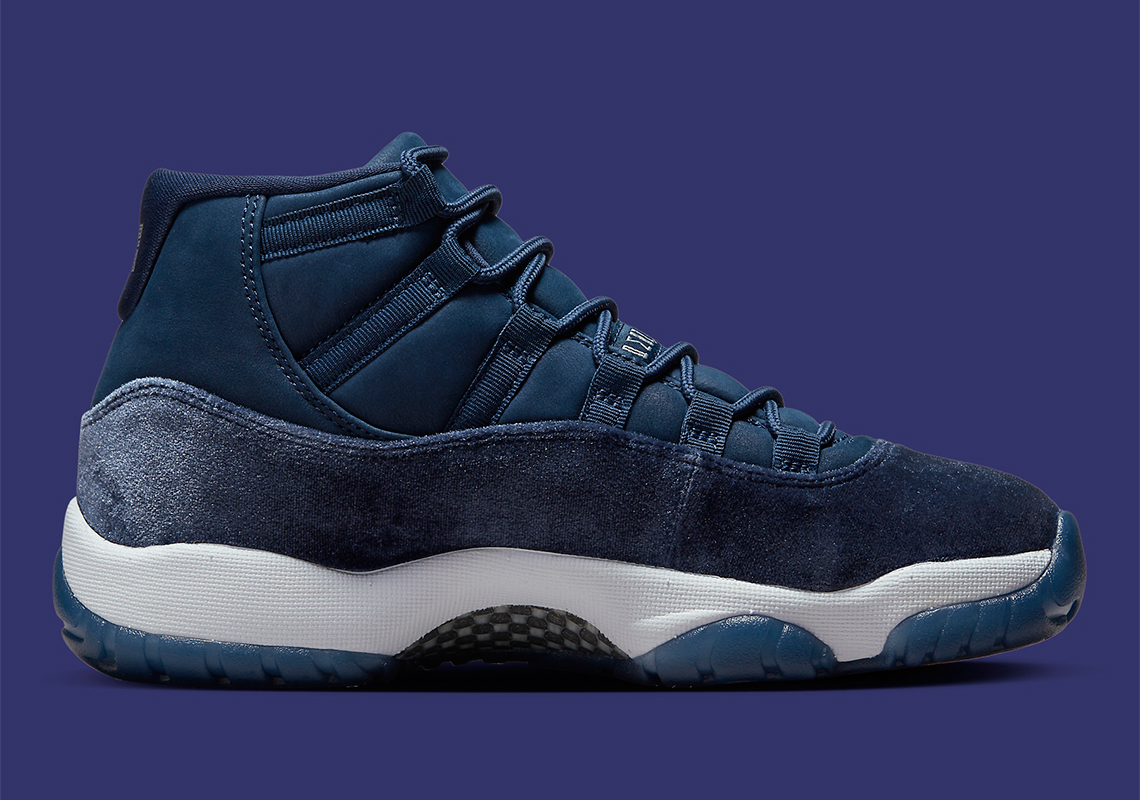 Air Jordan 11 Womens Midnight Navy Ar0715 4414