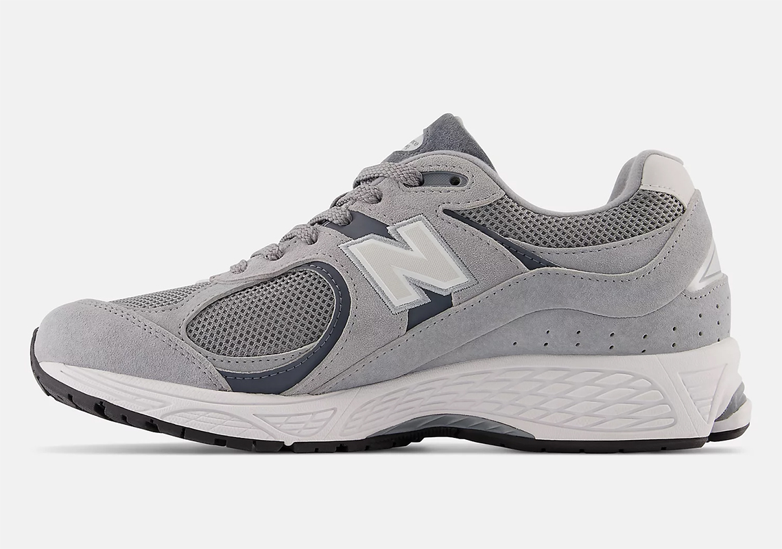 New balance outlet 220 lead