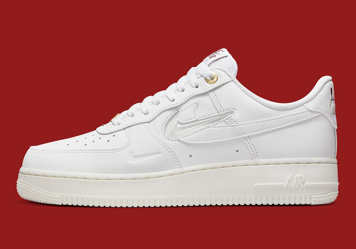 mosquito Canadá También Nike Air Force 1 Premium White Sail Team Red DQ7664-100 | SneakerNews.com