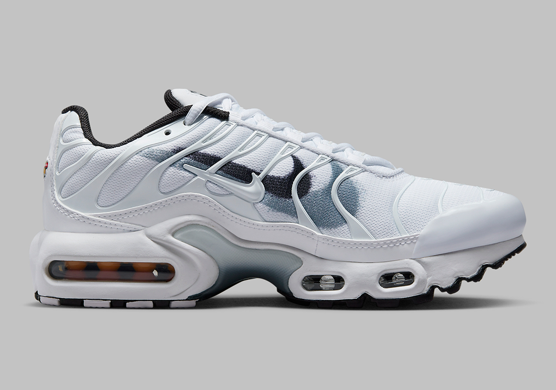 Nike TN Air Max Plus Blue Spray Paint Swoosh