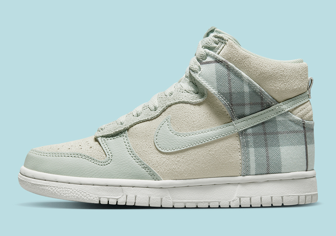 Nike Dresses This Kids’ Dunk High In Mint-Toned Plaids