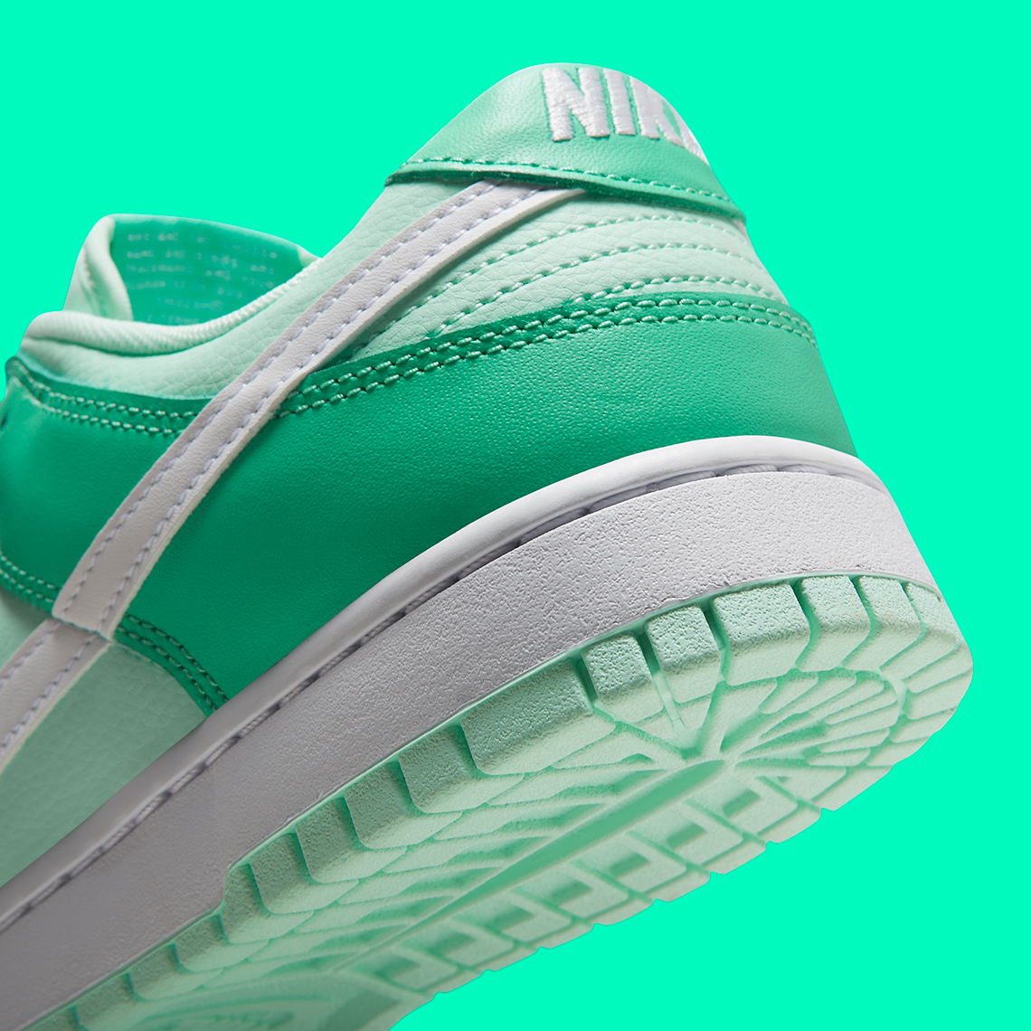 Nike color online menta