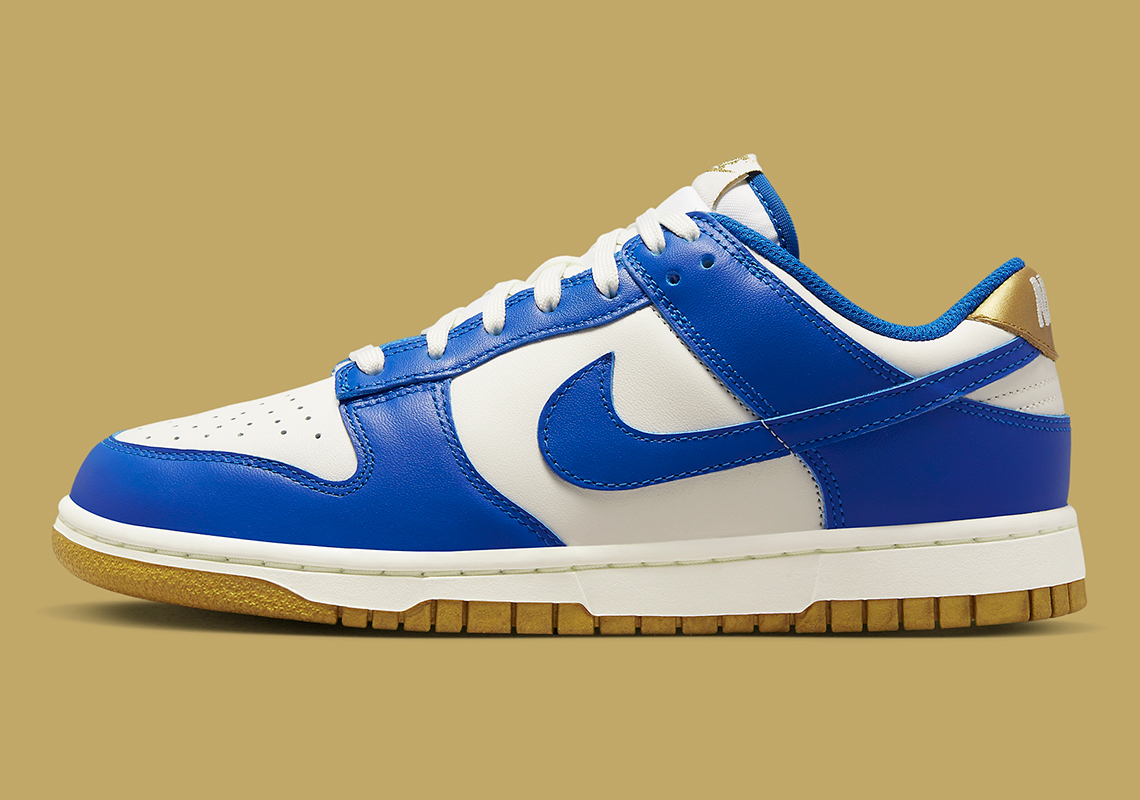 nike dunk low royal blue gold 2