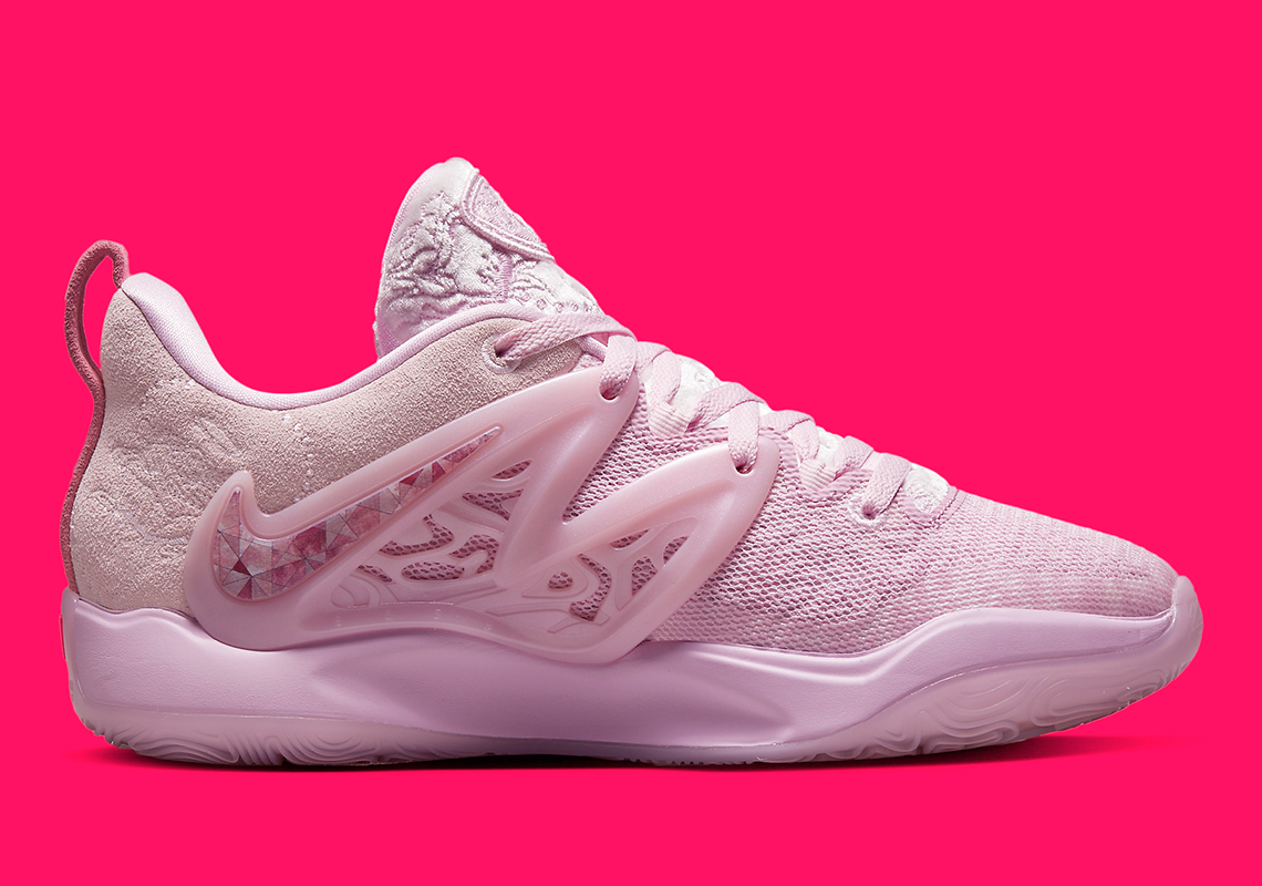 Nike KD 15 Aunt Pearl DQ3851-600 | SneakerNews.com