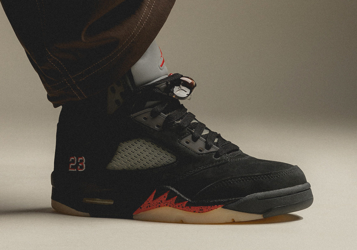 The Air Jordan 5 GORE-TEX "Off-Noir" Releases On November 3rd In The UK And Europe