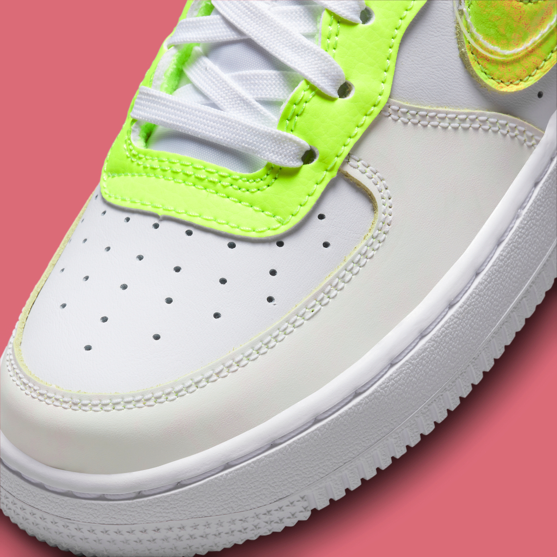 NIKE AIR FORCE 1 LOW MULTI SWOOSH GREEN WHITE per €129,00