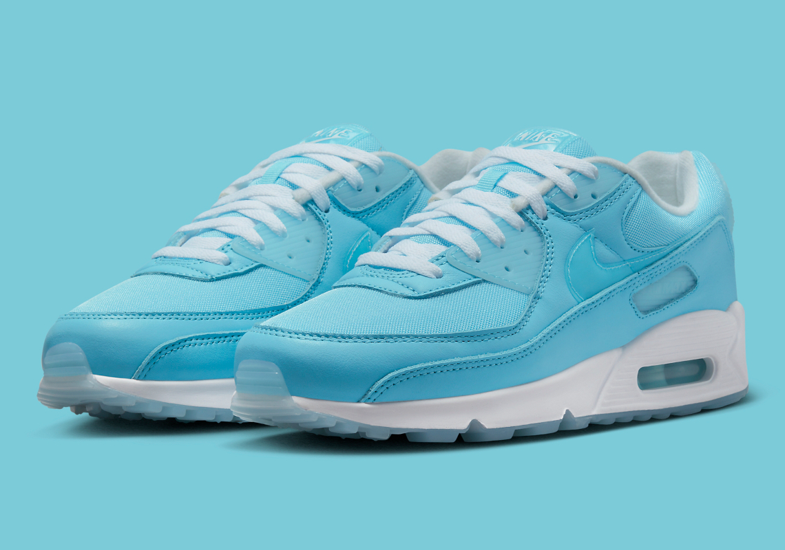 "Ocean Bliss" Takes Over This Nike Air Max 90