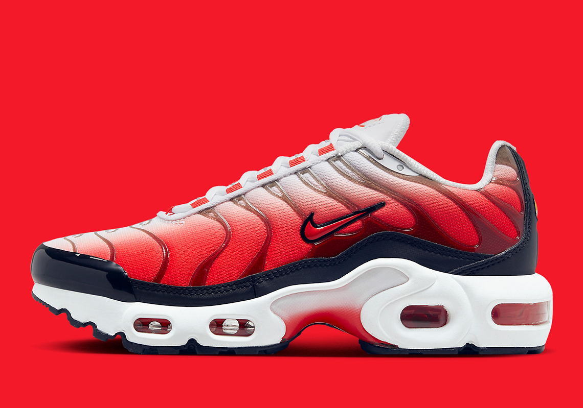 womens red nike air max plus