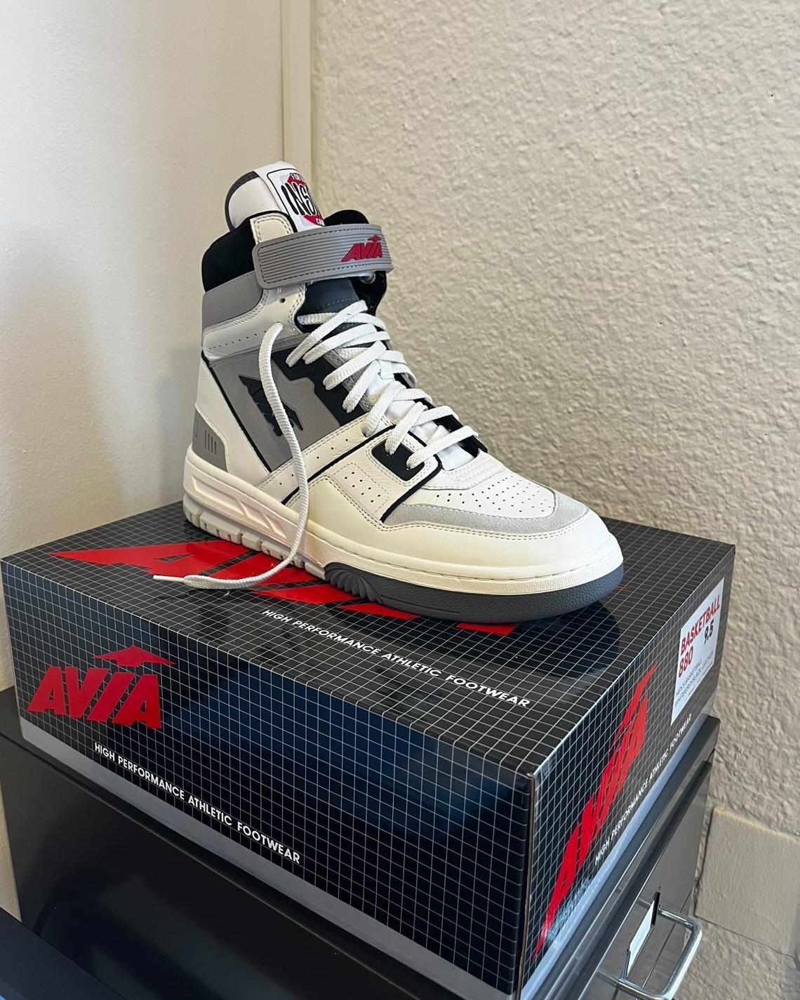 Revived 80s-Style Sneakers : AVIA 830 and 880 high-tops