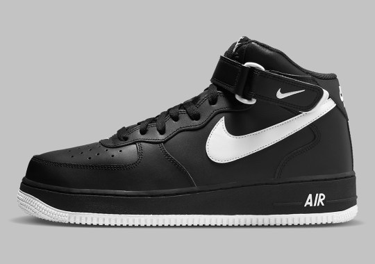 Another “Black/White” Color Combination Covers The Nike Air Force 1 Mid