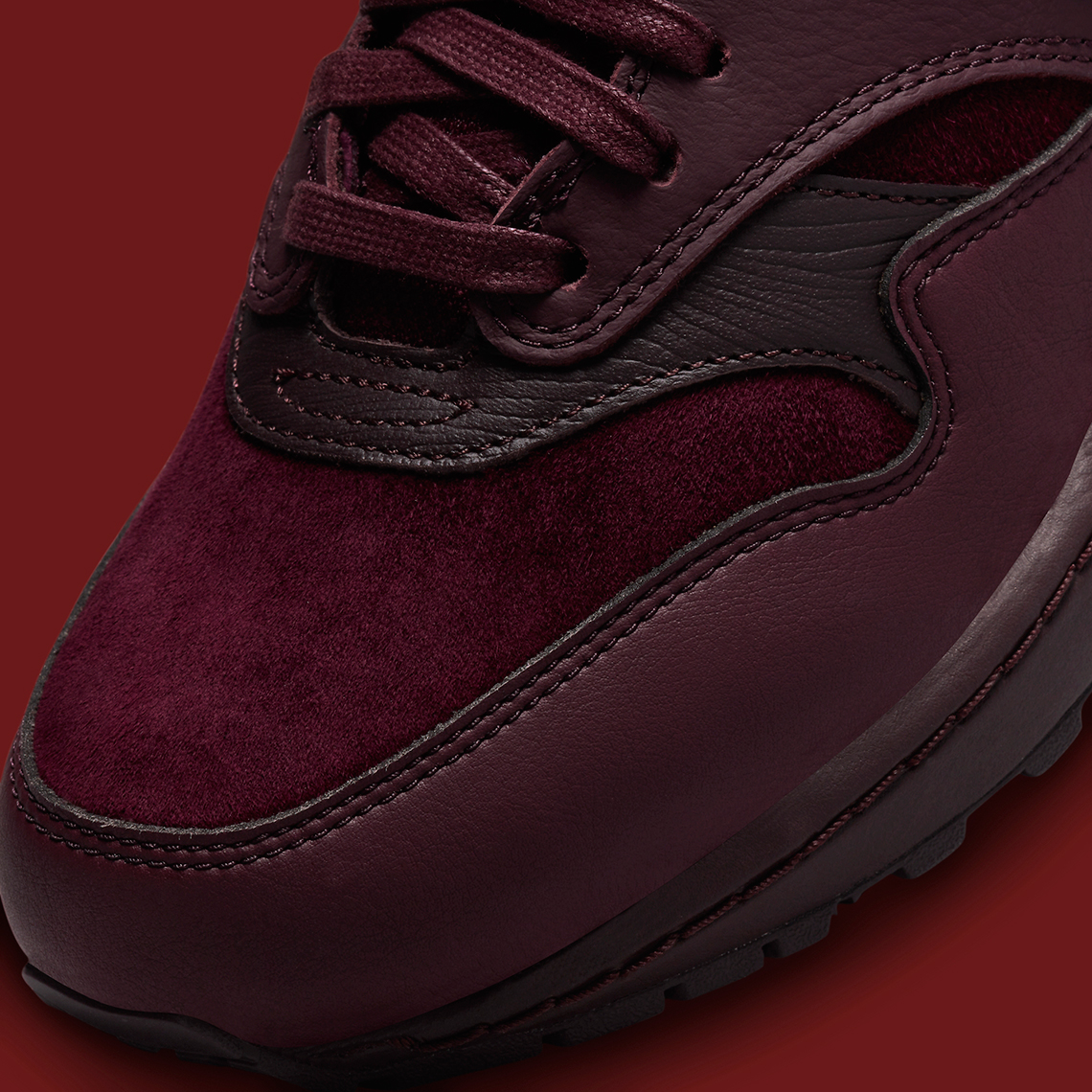 womens burgundy air max