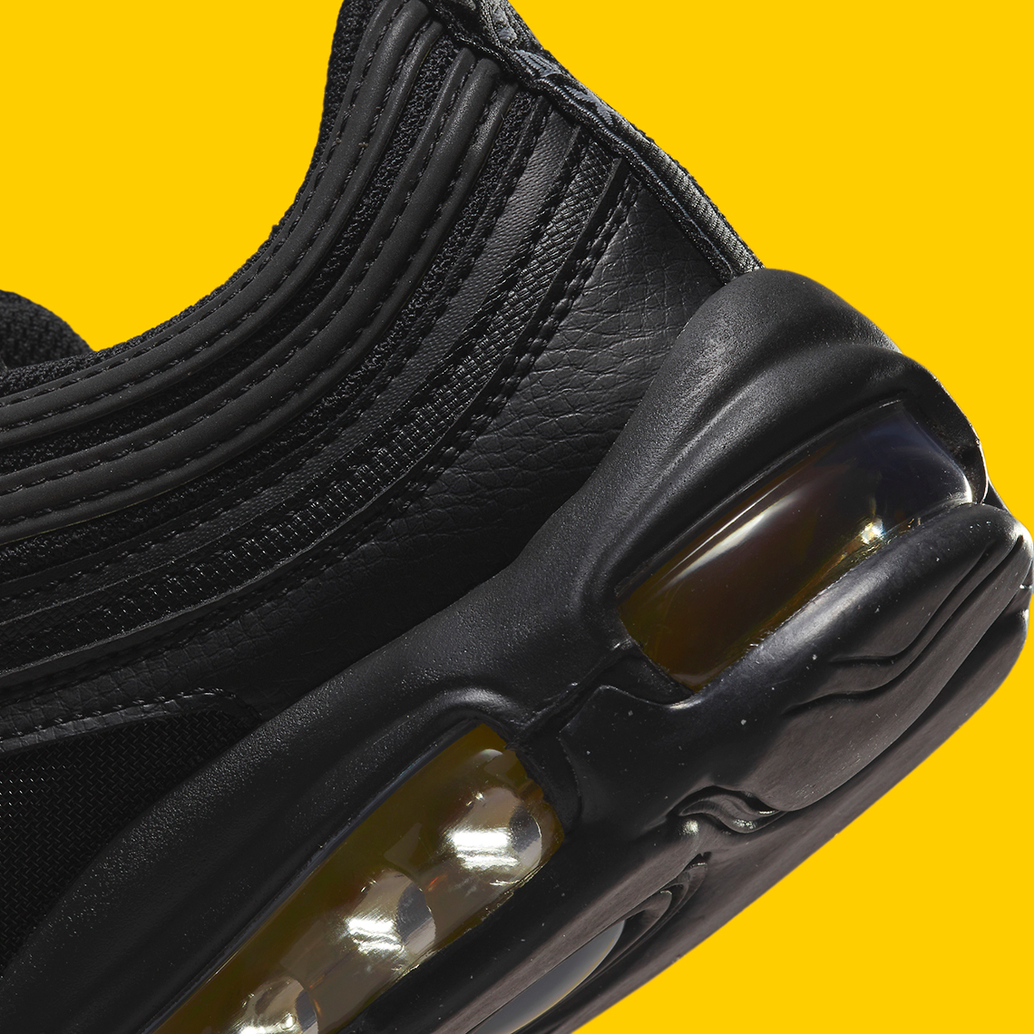 En vente en édition limitée au prix de 150€ au Nike Gs Black Yellow Fd9777 001 1