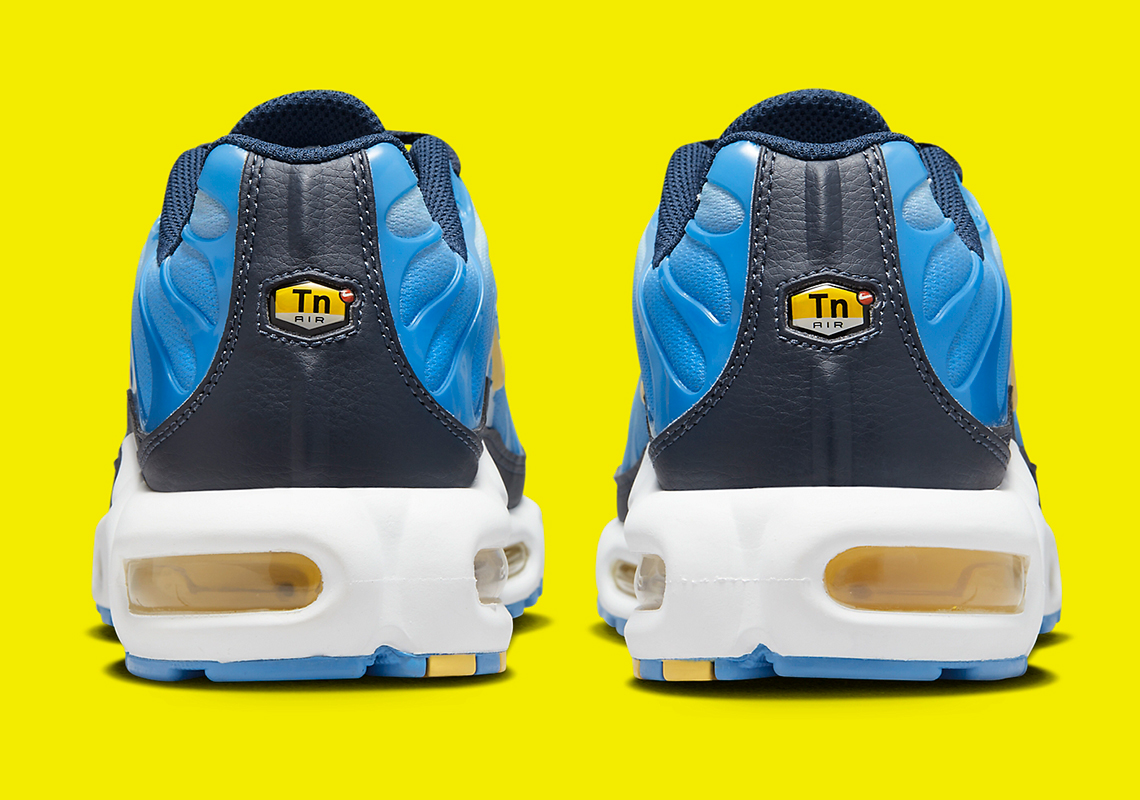 Air max plus blue hotsell yellow pink