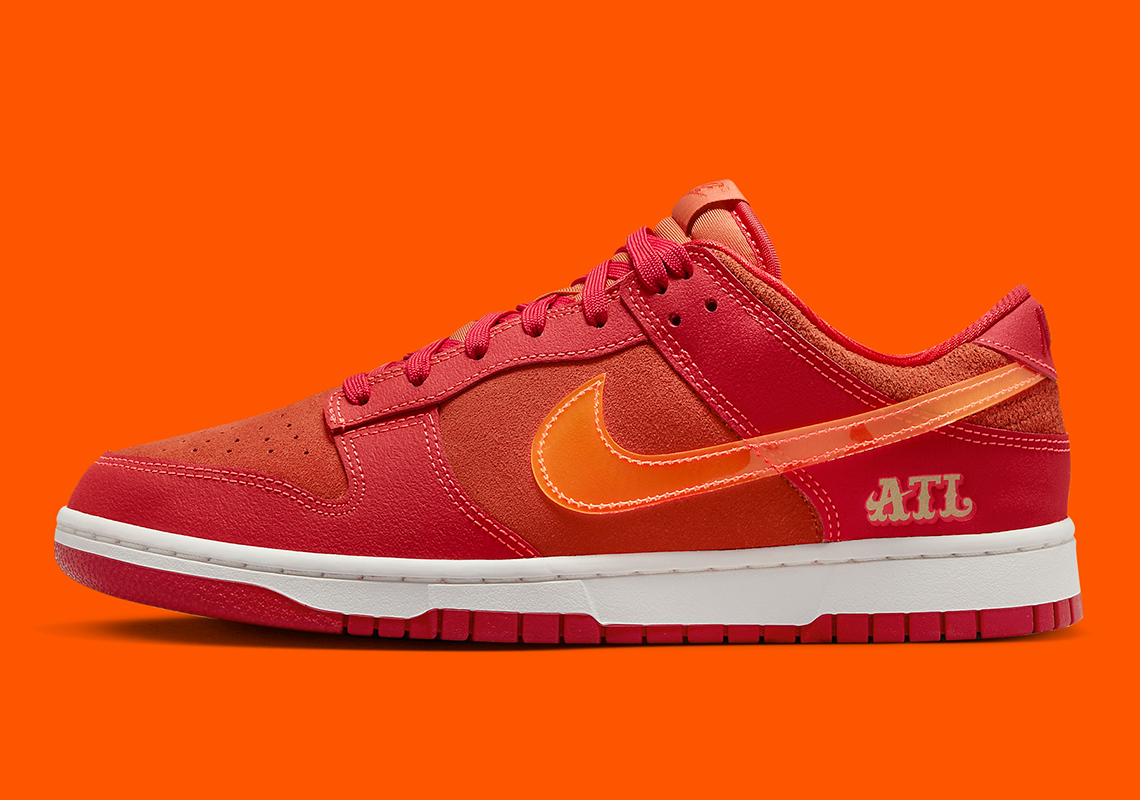 First Look Nike Dunk Low 