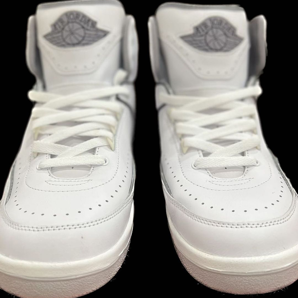 Close-Ups of the Air Jordan 1 High OG Reimagined White Cement Grey Dr8884 100 7
