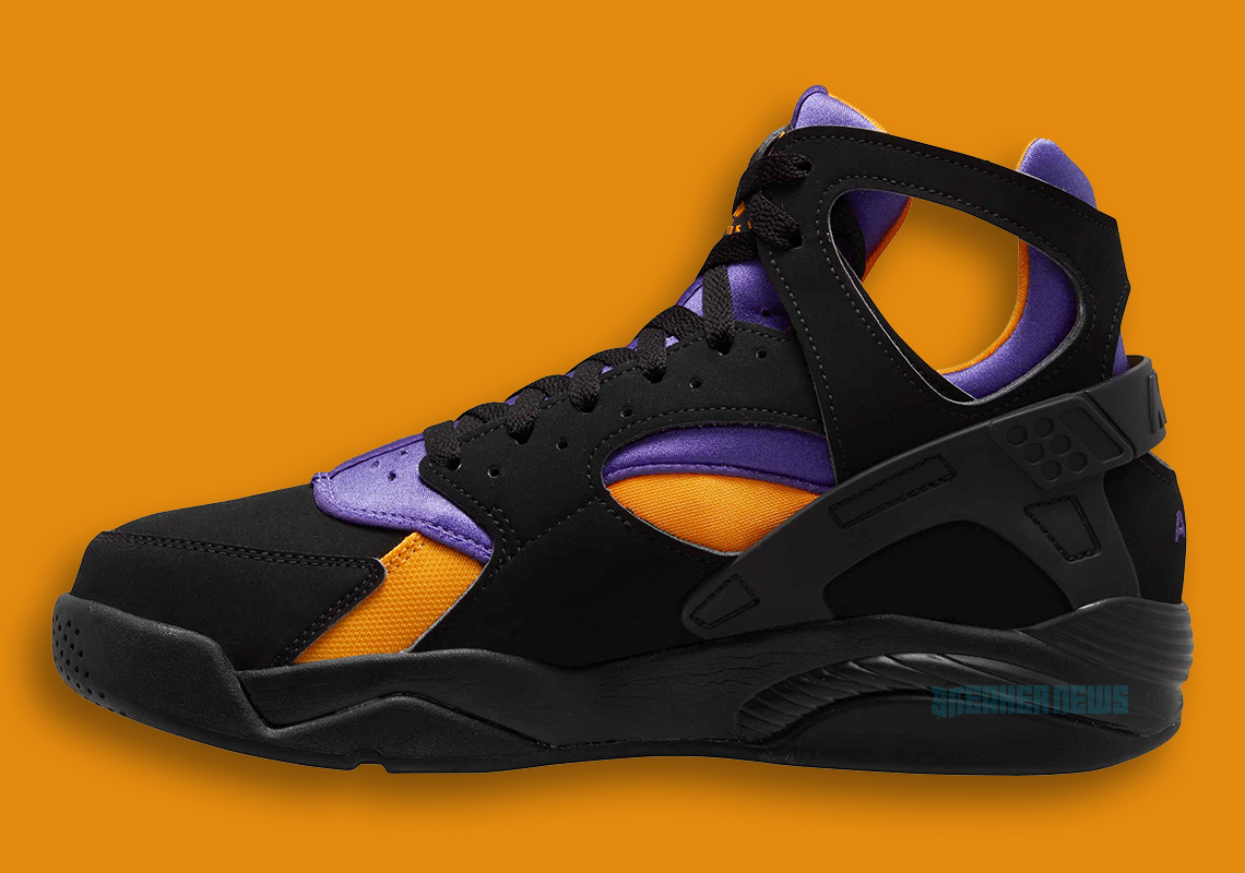 FIRST LOOK: Nike Air Flight Huarache Kobe Bryant Lakers Away 🗓 Fall 2023  📝 FD0188-001 🏷 $125 📝 LINK IN BIO for details!