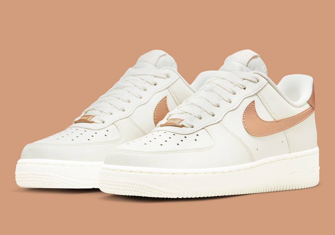 Nike Air Force 1 WMNS 