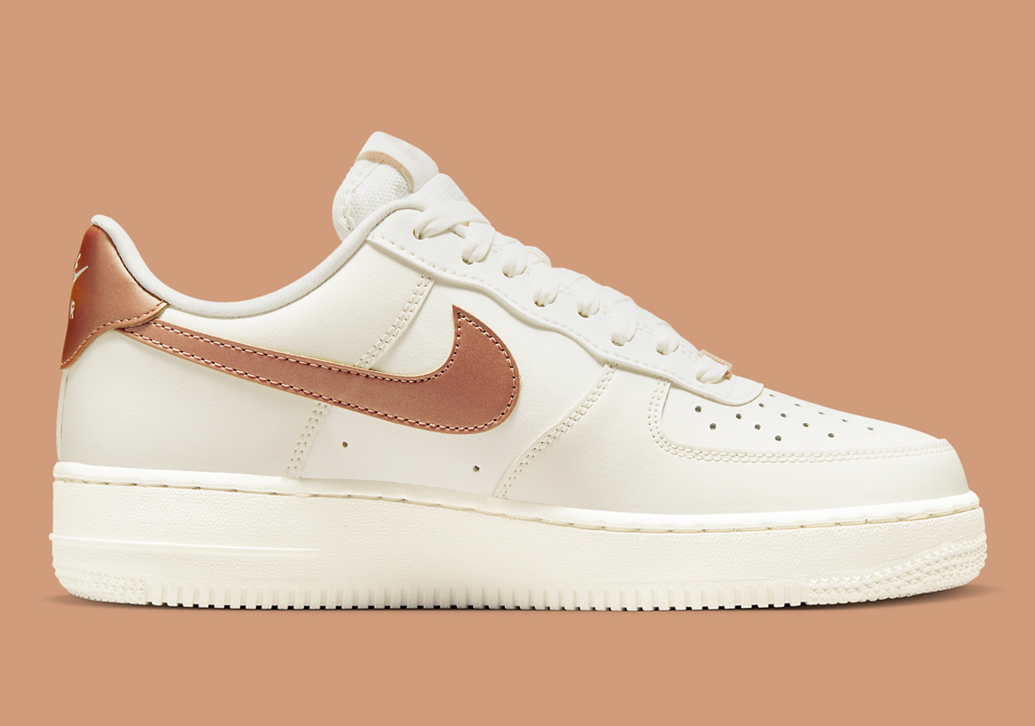 Nike air force 1 red clearance bronze