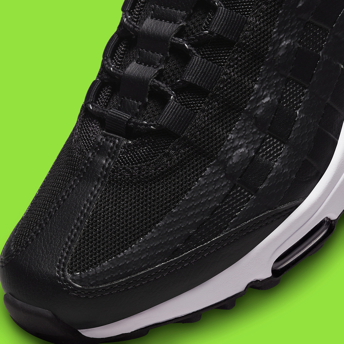Nike Influencé par certaines des silhouettes les plus populaires de Nike Black White Neon Fd0662 002 1