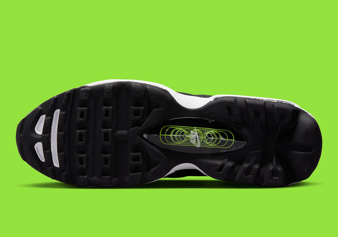 Nike Influencé par certaines des silhouettes les plus populaires de Nike Black White Neon Fd0662 002 3