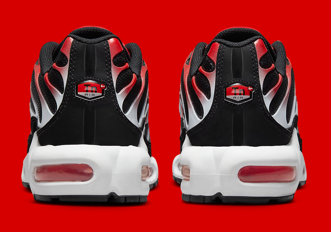 Nike Air Max Plus DM0032-004 Black Red White | SneakerNews.com