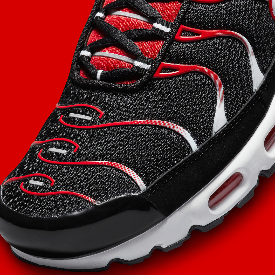 Nike Air Max Plus DM0032-004 Black Red White | SneakerNews.com