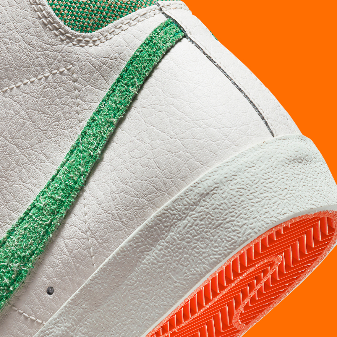 The Nike prm Dunk Low Ocean drops at 09 77 White Green Orange Fd0759 133 1