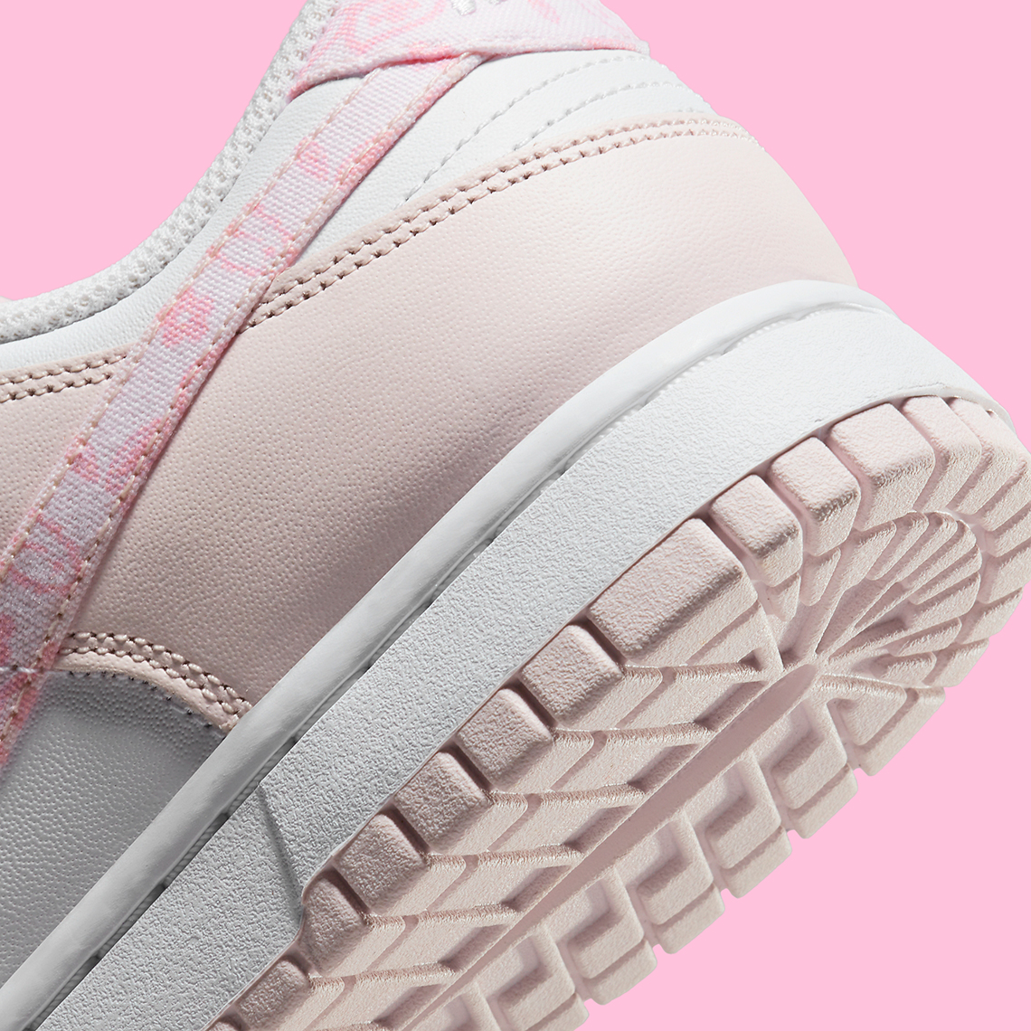 Nike Pink Dunks 