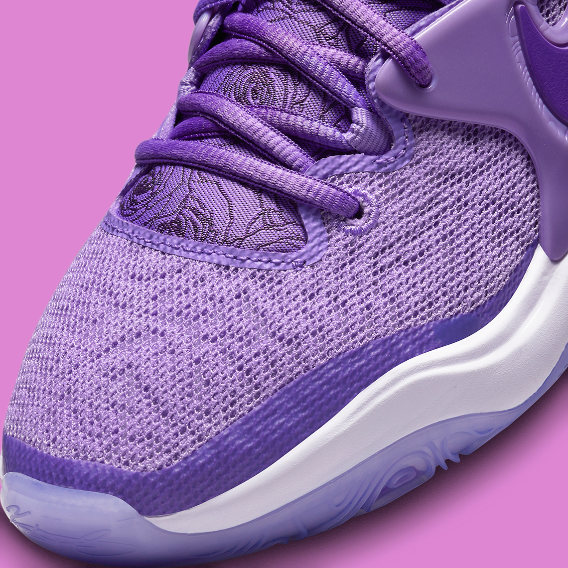 Purple on sale basketball shoes