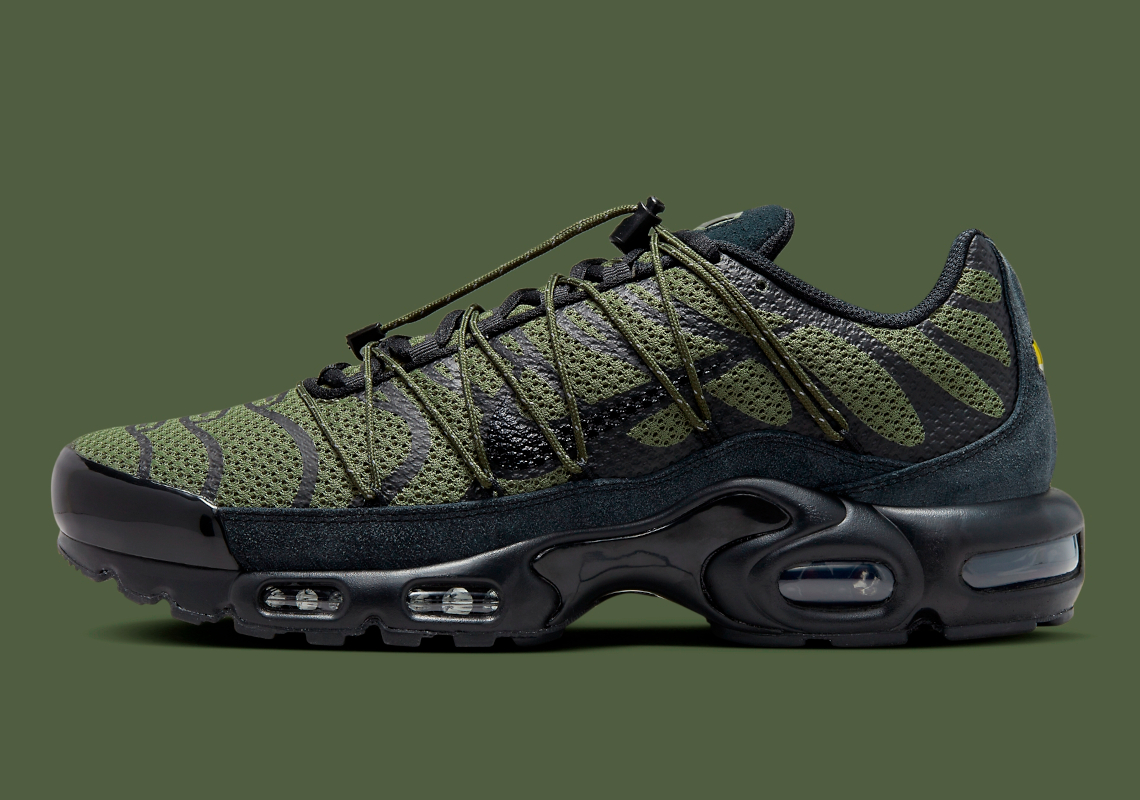 Vuelo Touhou escanear Nike Air Max Plus Toggle "Olive/Black" FJ4232-200 | SneakerNews.com