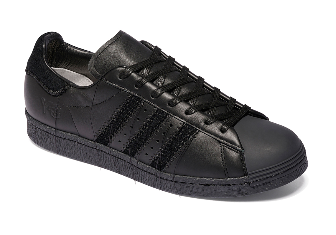 Beurs Gastheer van plak adidas Y-3 Gives The Superstar A Stealthy Makeover - SneakerNews.com