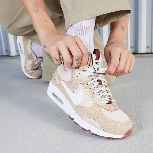 Serena Williams Design Crew Nike Air Max 90 Futura DX4221-200 ...