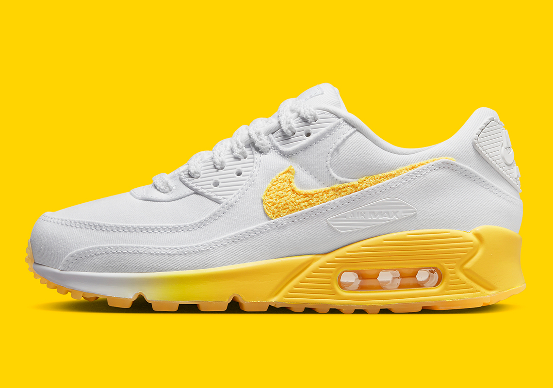 Abastecer industria científico Nike Air Max 90 "White/Yellow" DJ4548-100 | SneakerNews.com