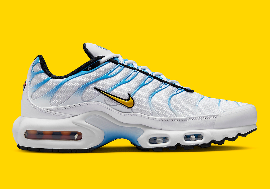 Air Max Plus “White/University DM0032-101 | SneakerNews.com